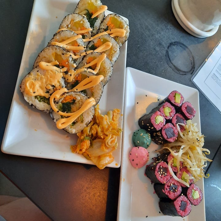 kimbap-spot-spicy-kimchi-roll-reviews-abillion