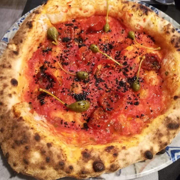 LA STORTA Unconventional Pizza Sezze, Italy Pizza puttanesca resa ...