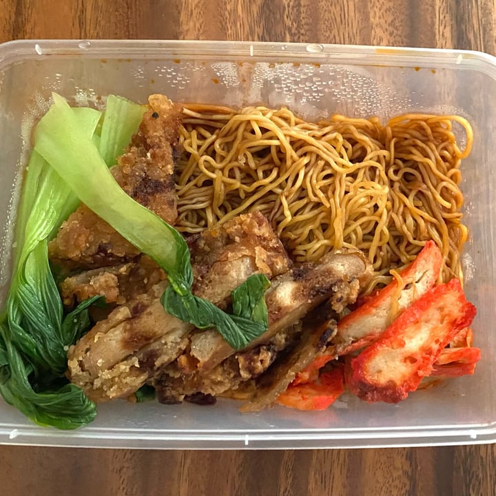 Daily Green (St. Road) Kallang, Singapore Chicken chop noodle