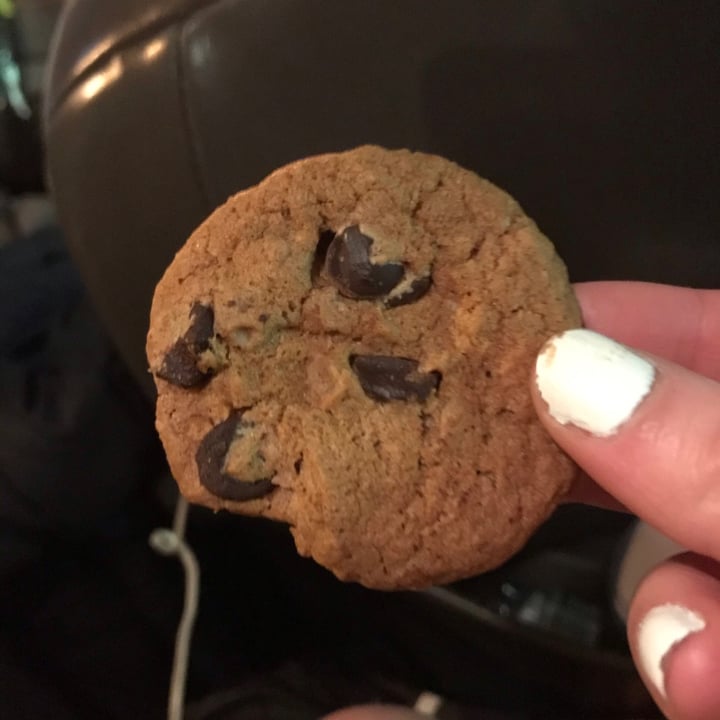 Whole Foods bakery Vegan Mini Chocolate Chip Cookies Review abillion