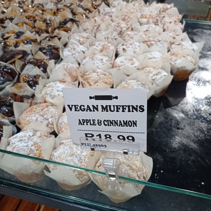 review photo of Food Lover’s Market Apple & Cinnamon Muffin shared by @heikesletcher on 02 Sep 2021 - review
