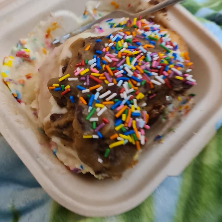 Cinnaholic Cookie dough cake Reviews abillion