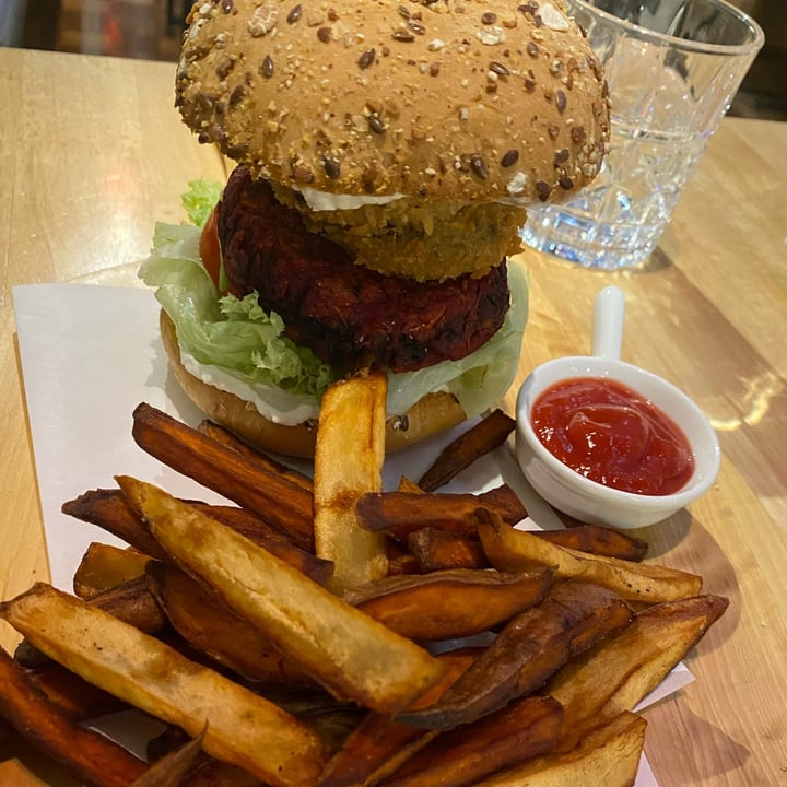 photo of Simply Good Food Beetroot Millet Burger shared by @culinaryworkout on  23 Feb 2022 - review