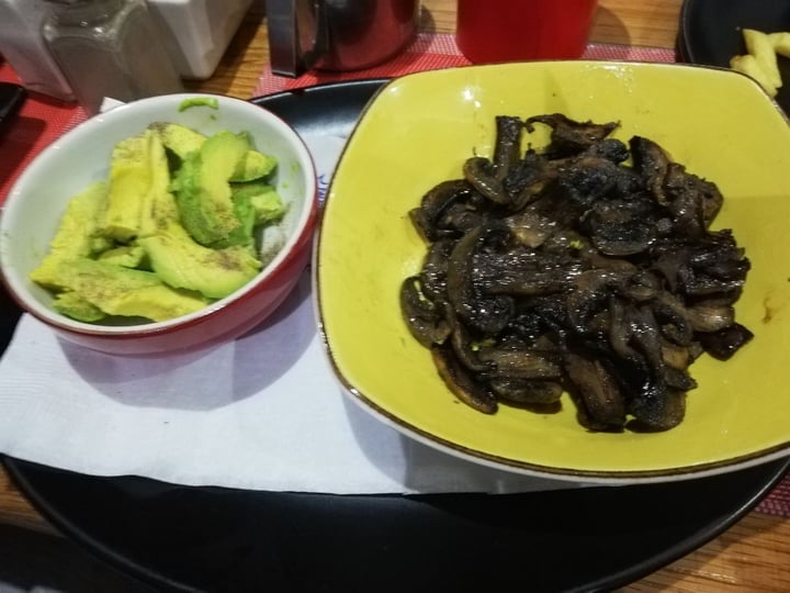 Spur Pavilion Grilled Mushrooms And Avo Reviews abillion