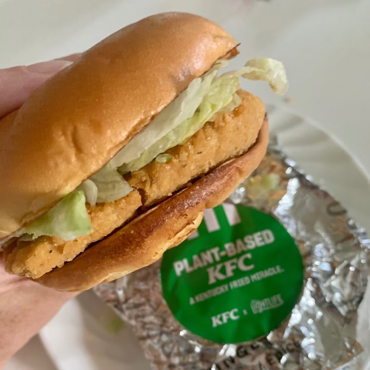 KFC Mewburn, Hamilton, Canada Plant Based Chick’n Sandwich Review
