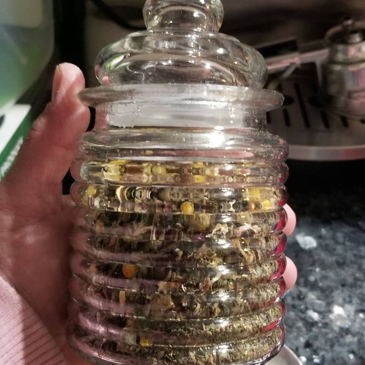 review photo of Mountain Rose Herbs Red clover blossom shared by @anniemae23 on 13 Mar 2022 - review