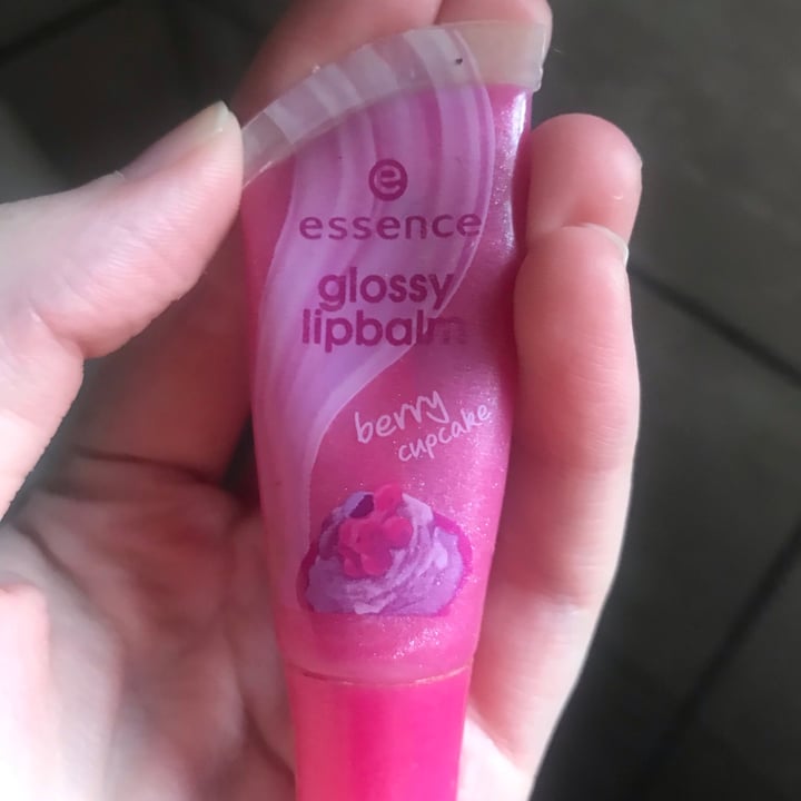 essence cosmetics Glossy lip balm Review abillion