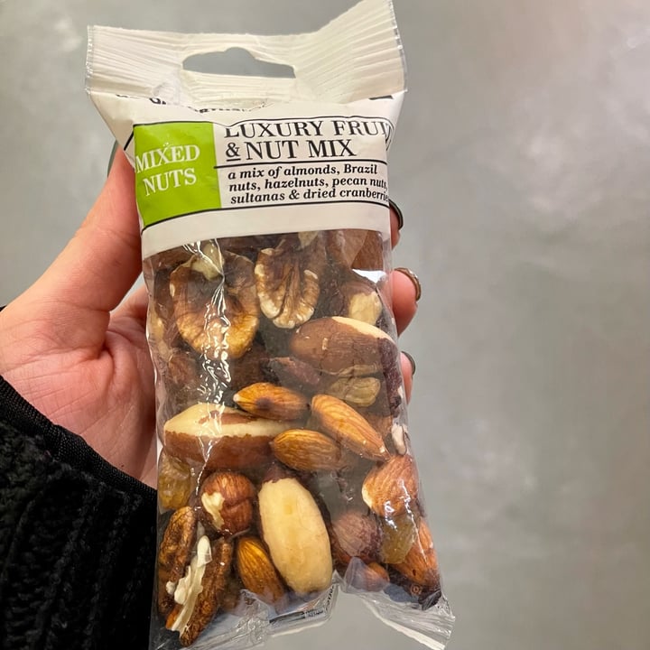 Woolworths Food Luxury fruit and nut mix Reviews abillion