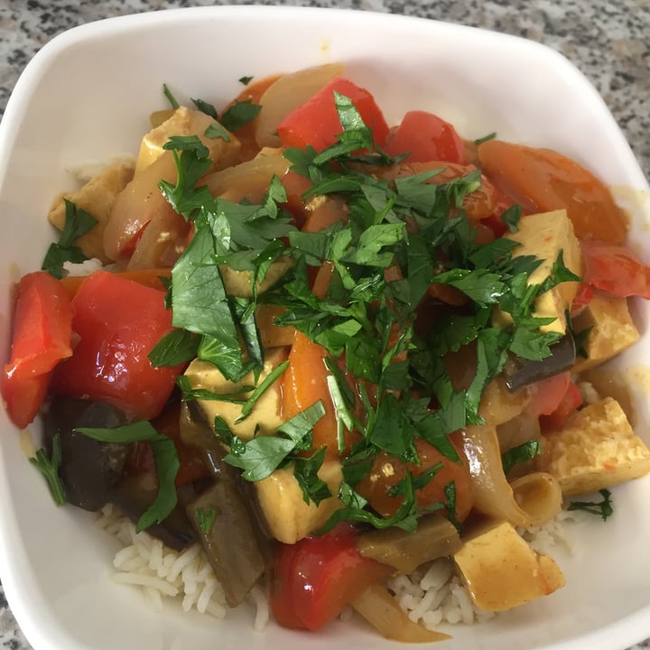 undefeated medium curry