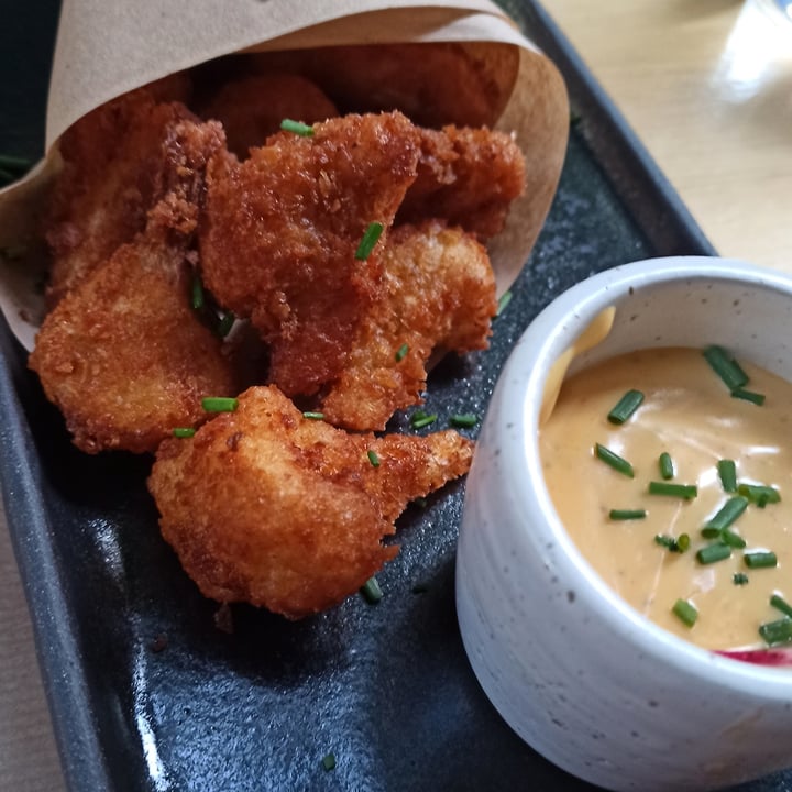 The Vegan Vandal Athina, Greece Cauliflower Wings Review abillion