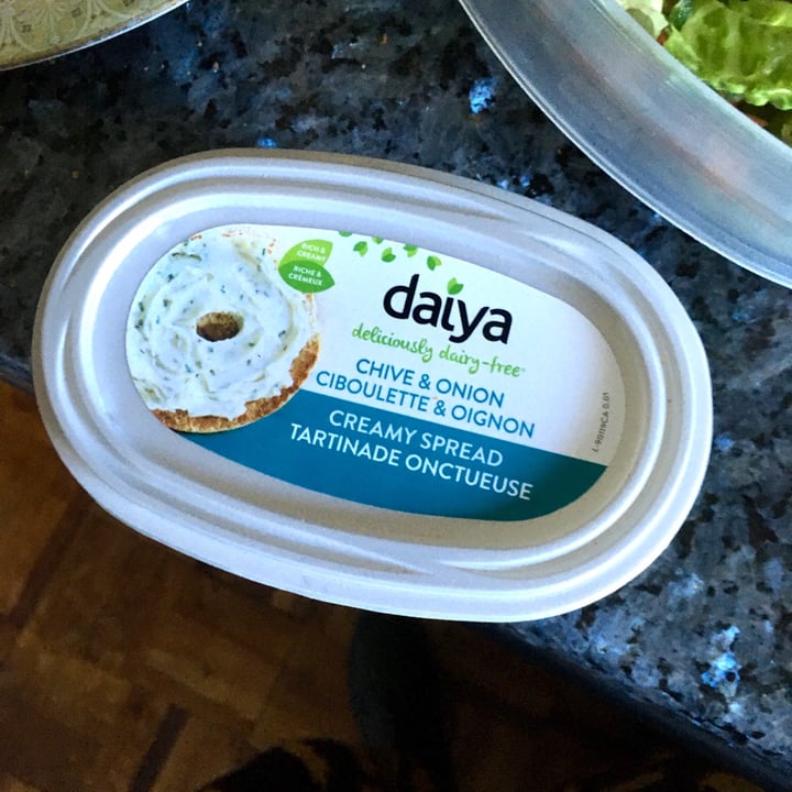 Daiya Chive & Onion Cream Cheeze Style Spread Review abillion