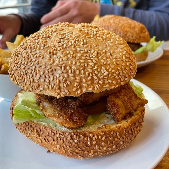 Knead Bakery Kloof Street Cape Town, South Africa The Southern Fied Vegan Chicken Burger Review
