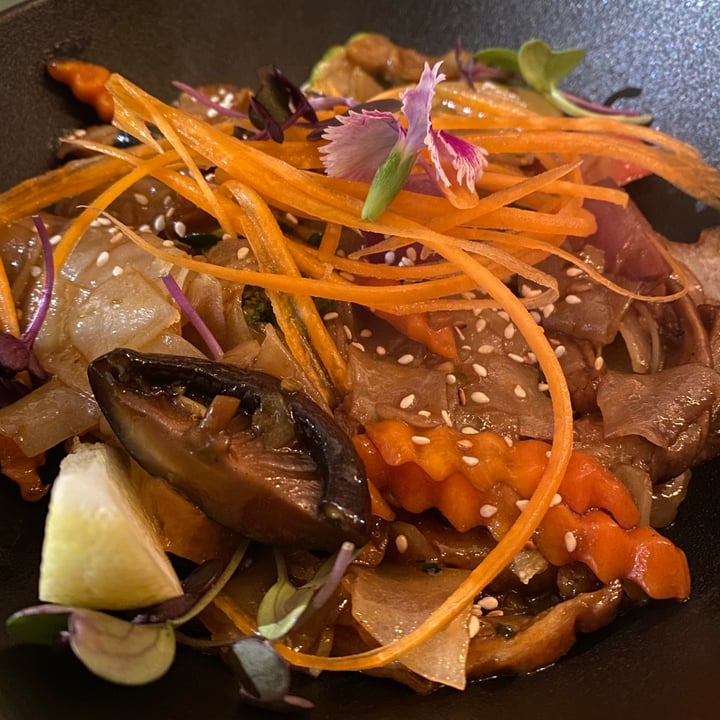 Khu Khu Eatery Ponsonby, Auckland, New Zealand Duck Drunken Noodles