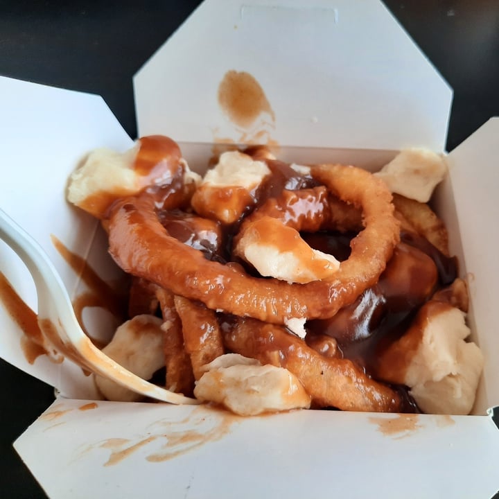 Golden Fries Onion Ring Poutine Reviews abillion