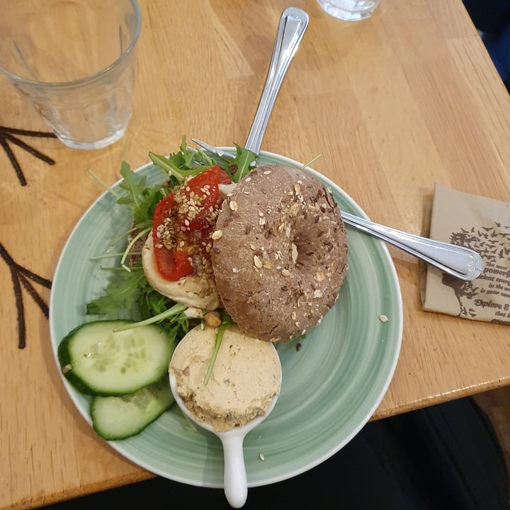 Bagels & Beans AmsterdamCentrum, Amsterdam, Netherlands Hummus Bagel