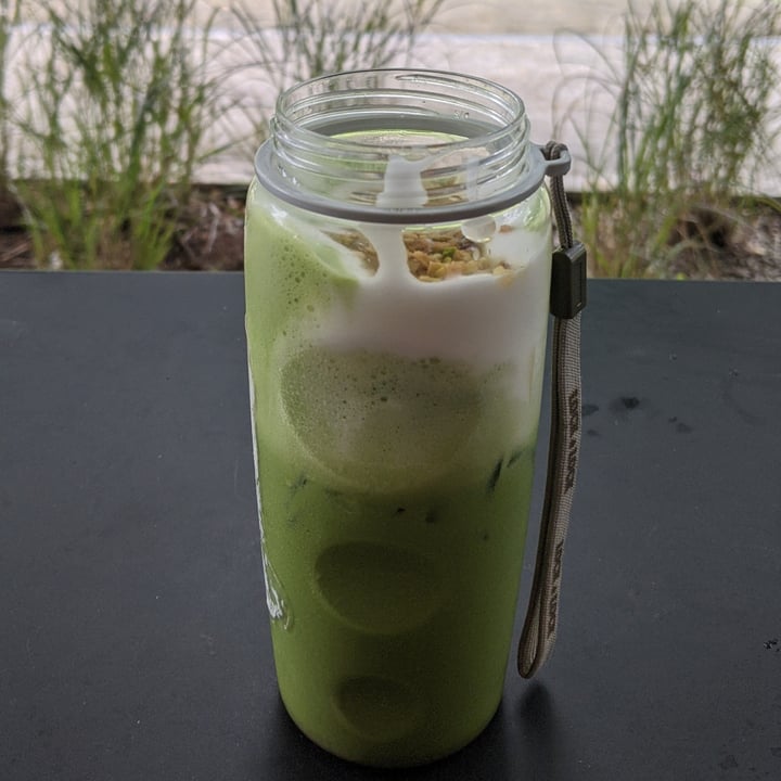 Starbucks Pistachio Pure Matcha Latte (Oat Milk) Reviews abillion
