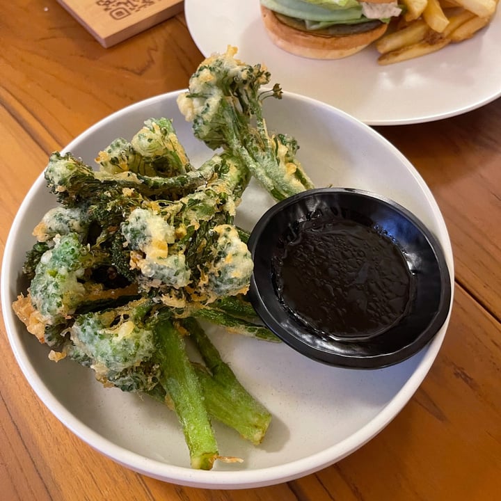 Love Handle Ann Siang Hill, Outram, Singapore Tempura Broccolini Review