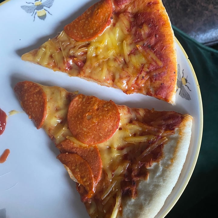 Morrisons Thin stonebaked vegan pepperoni pizza Review abillion