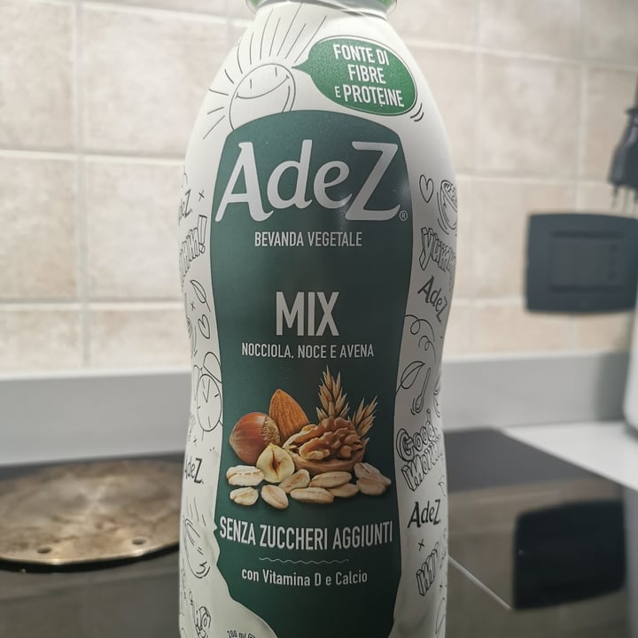 photo of AdeZ Bevanda noci nocciole e avena shared by @lalau88 on  08 Mar 2022 - review