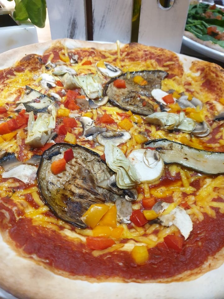 Vapiano Hauptbahnhof Favoriten, Wien, Austria Pizza Vegetaria Review ...