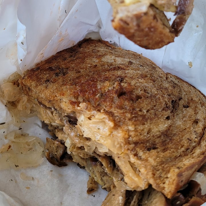 Vegas Vegan Culinary School & Eatery Gateway District, Las Vegas, United States vegan reuben