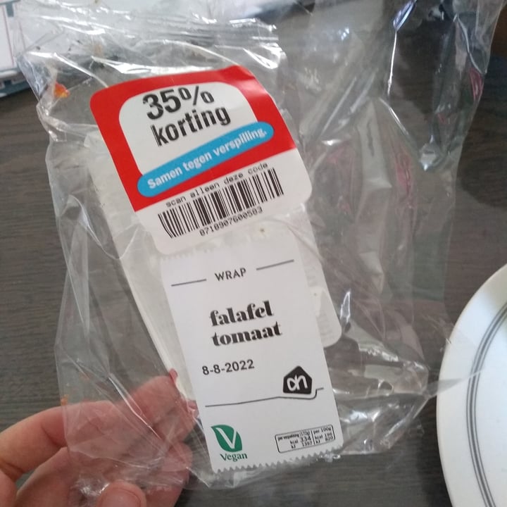 photo of Albert Heijn Wrap falafel tomaat shared by @nicolinebl on  20 Aug 2022 - review