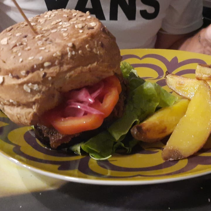 Sesamo Nero Pescara Italy Burger Ai Cerali Con Cotoletta Di Melanzana