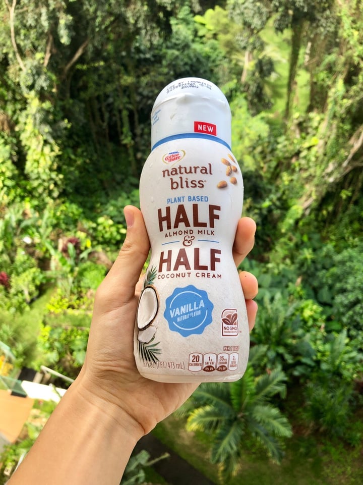 Nestlé Coffee mate Half Almond Milk & Half Coconut Cream Reviews abillion