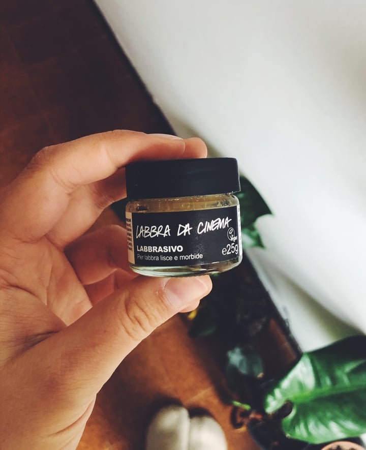 Lush Fresh Handmade Cosmetics Labbra Da Cinema Lip Scrub Review Abillion