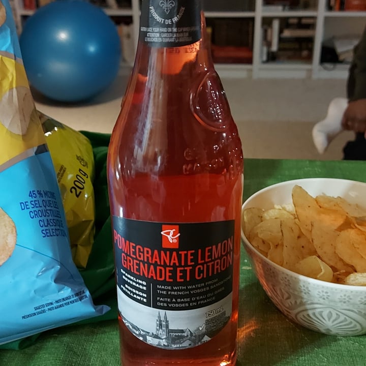 President's Choice Pommegrante Lemon Sparkling Water Reviews abillion