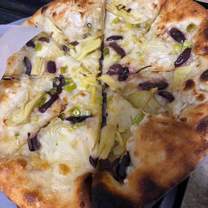 Fin Crust Pizza Campbell River, Canada Vegan Unleash the Artichokes
