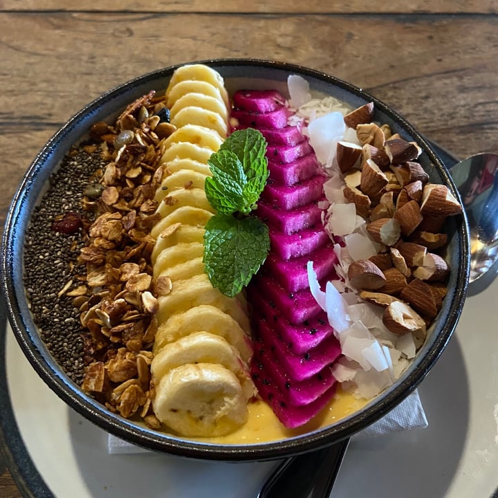 Manggis in Canggu Indonesia Manggo Smoothie Bowl Review abillion