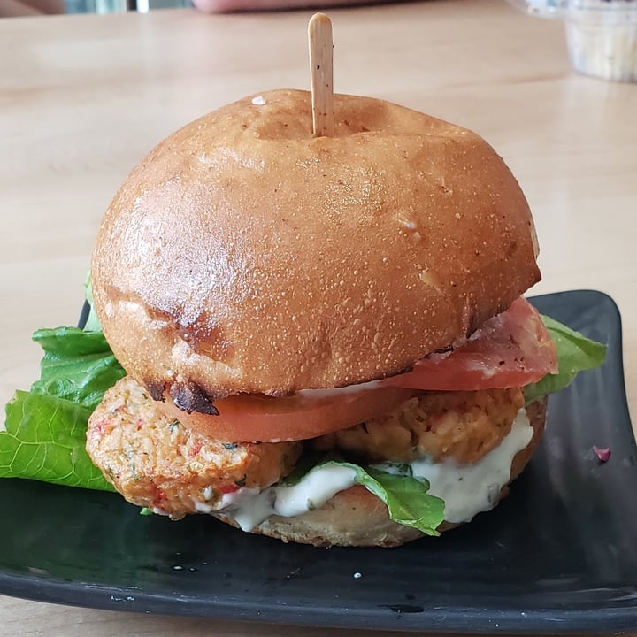 Copper Branch Waterloo, Canada Crab Cake Burger Review abillion