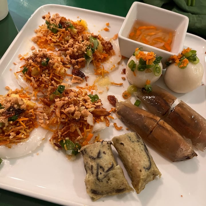 review photo of Thanh Tinh Chay Restaurant Appetizer combo plate shared by @lilypearmoon on 08 Mar 2022 - review