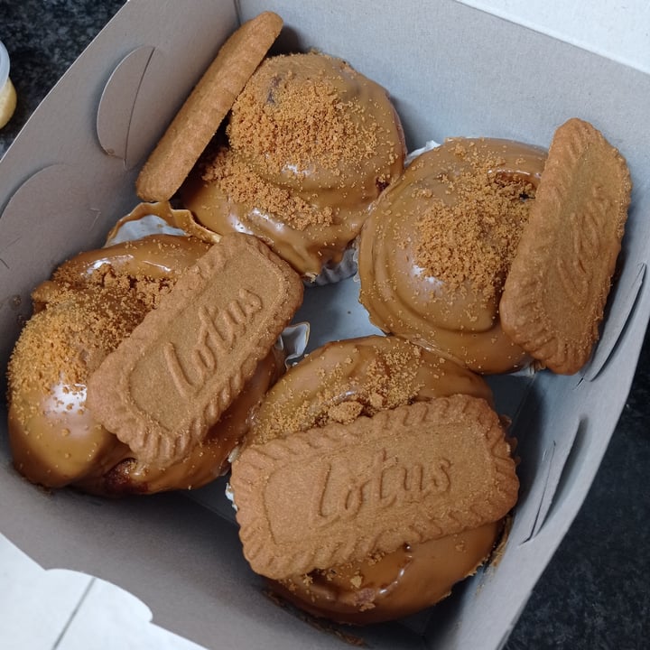 review photo of Dolce Bakery Lotus Biscoff Cruffin shared by @heikesletcher on 04 Sep 2021 - review