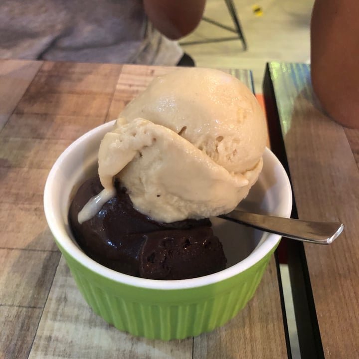 WellSmoocht Bishan, Singapore Rich Dark Chocolate R'ice Cream Review