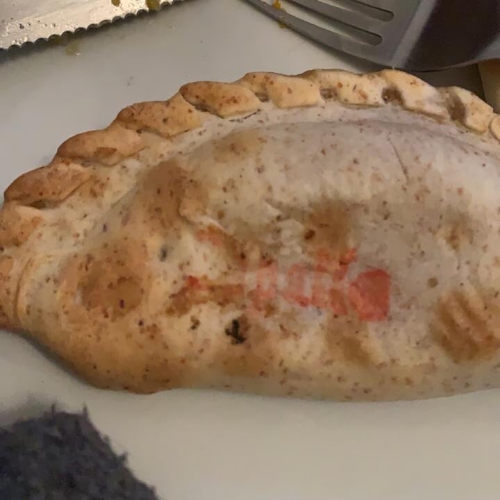 review photo of Olivia Pizzas & Empanadas - Quilmes Empanada De Carne Vegetal shared by @carocicare on 24 Dec 2020 - review