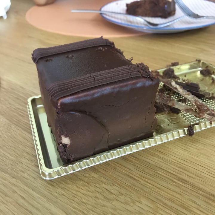 chateraise-serangoon-singapore-chocolate-cake-review-abillion