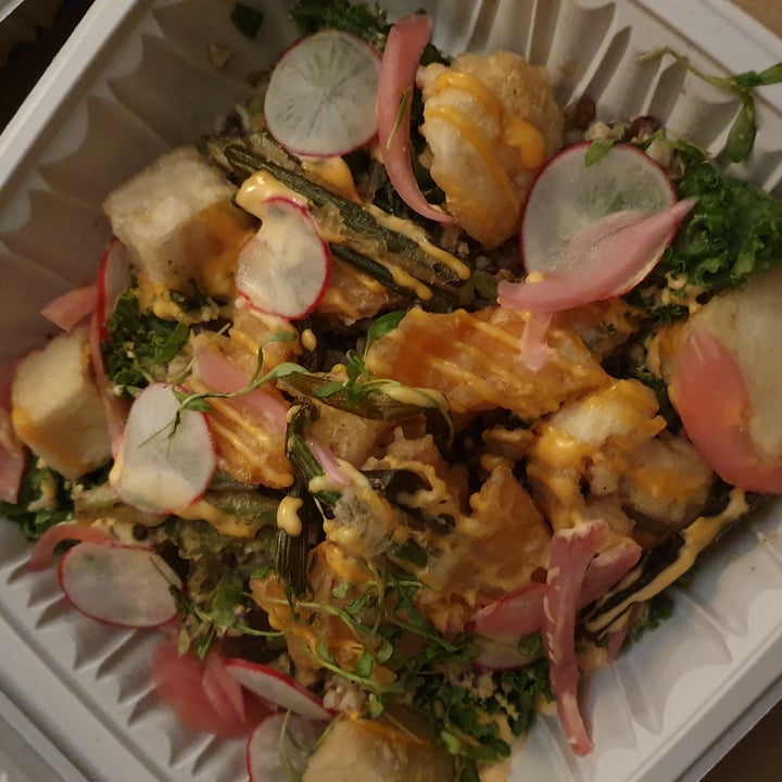 Earls Kitchen & Bar Central, Vancouver, Canada vegan tempura shroomami