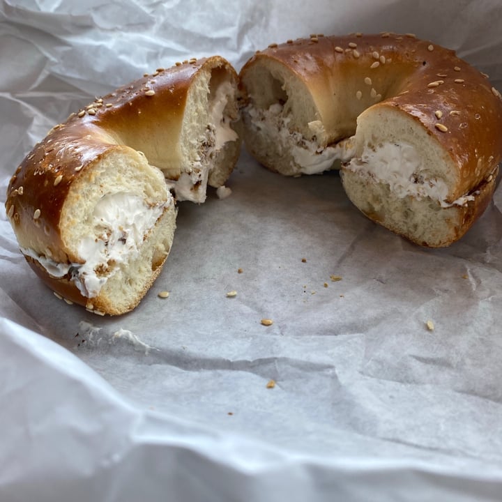 Solomon Bagels & Donuts Sesame bagel with vegan cream cheese Reviews