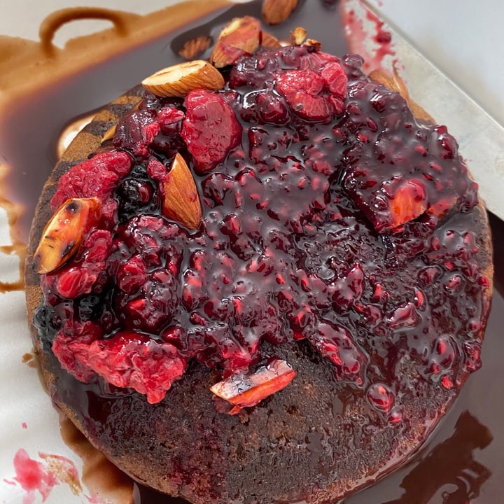 photo of Bong Bonlai Chocolate & Berry Pancakes shared by @thatveganyogini on  23 Jan 2021 - review