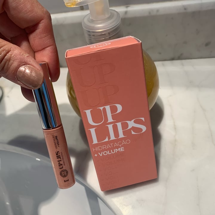 up lips Gloss Review abillion