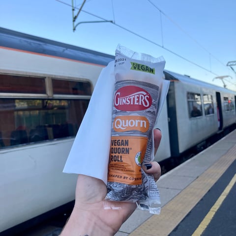 Ginsters, Vegan Quorn Roll, pies, baked goods, food, review
