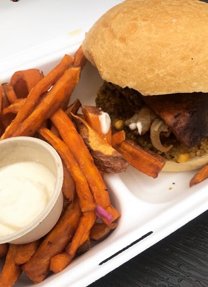 photo of Vegan Street The Mac Daddy Burger shared by @lifewithzandra on  02 Oct 2019 - review