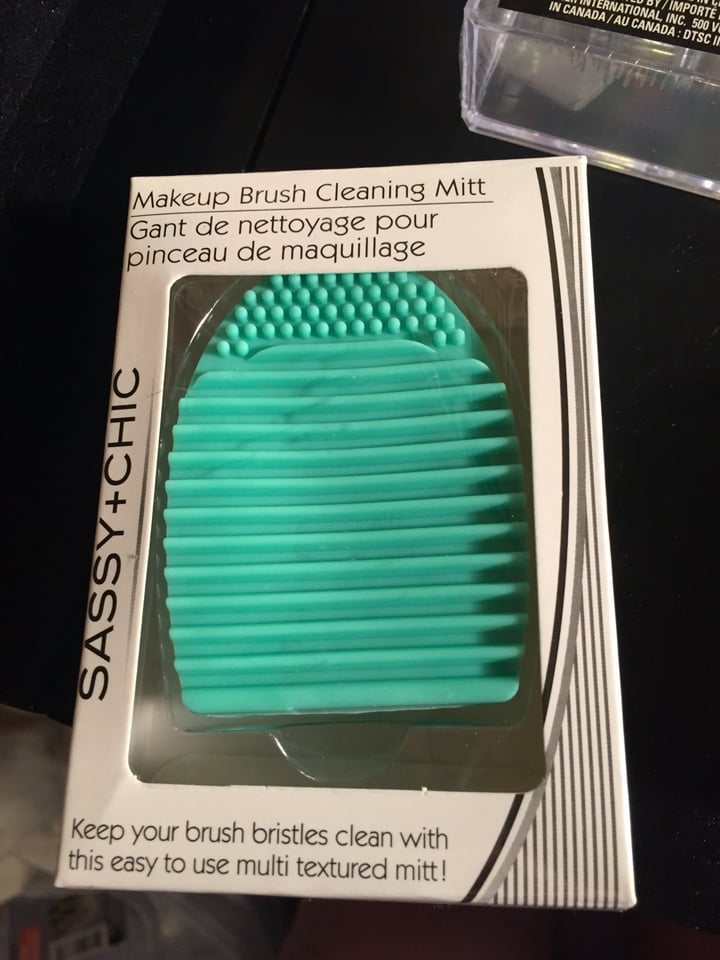 Sassy + Chic Makeup Brush Cleaning Mitt Review abillion