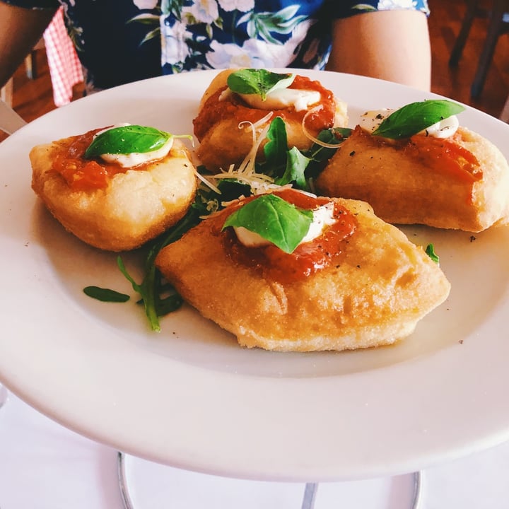 Gigi's Pizzeria Pizza Fritta Reviews abillion