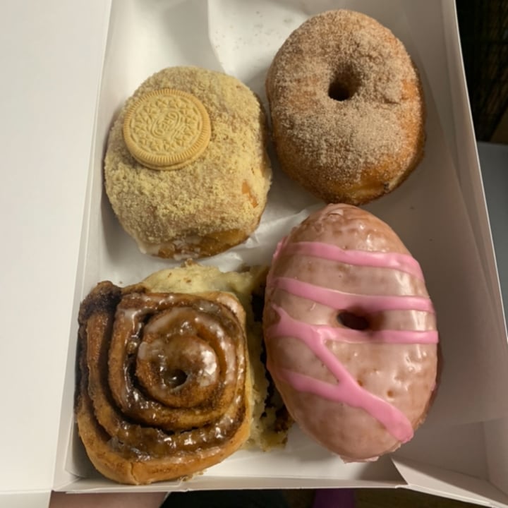 Joyfully Baked Gainesville, United States Cinnamon Roll Review abillion