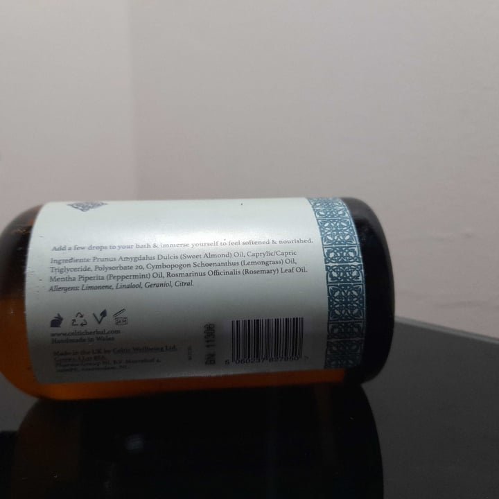 CELTIC HERBAL CYMRU NATURAL BATH OIL Review abillion