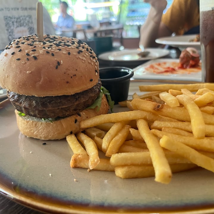 Canopy Garden Dining Bishan, Singapore mushroom burger Review abillion