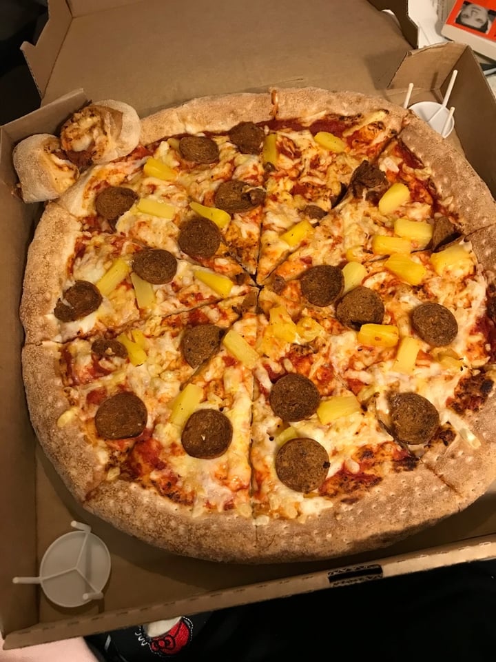 Papa John's Pizza Vegan Sheese & Tomato With Pineapple and Jackfruit ...
